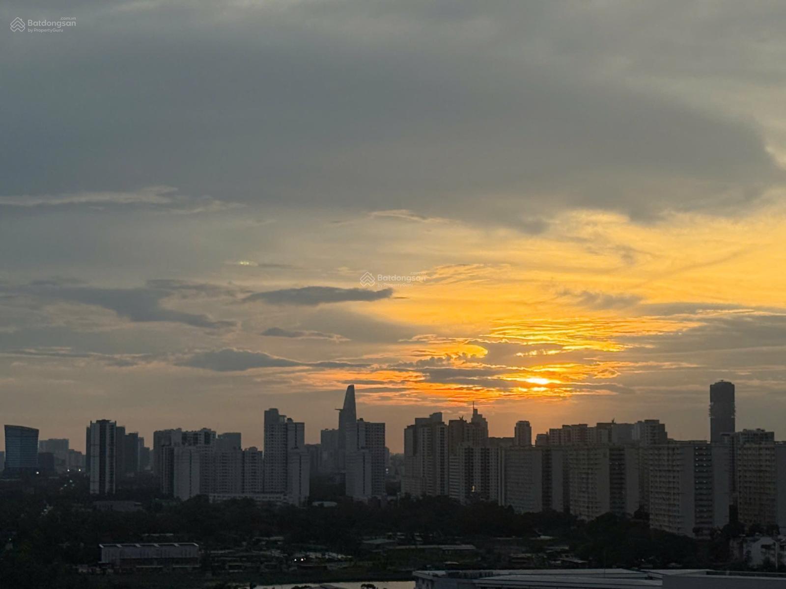 Cho thuê căn hộ Precia 2PN2WC dt 71m2 tầng trung ntcb giá 12.5tr viêw hồ bơi