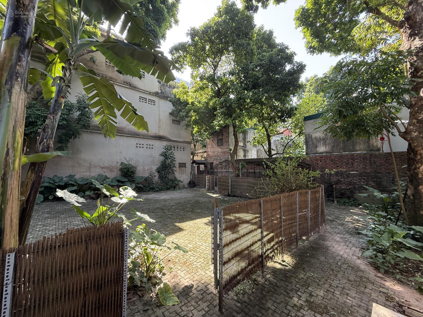 Cho thuê biệt thự siêu đặc biệt 500 m2 sân vườn để ở, cafe, nhà hàng thành điểm đến đặc biệt có 102