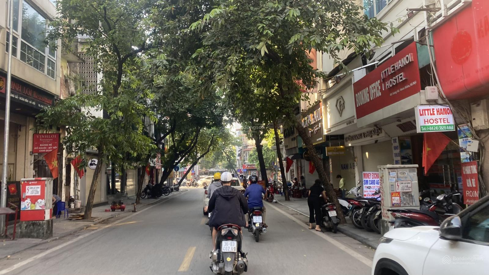 Bán nhà mặt phố Hoàn Kiếm - 75m2 cực hiếm khu vực vip phố ô tô 2 chiều. MT rộng chỉ chào 52 tỷ