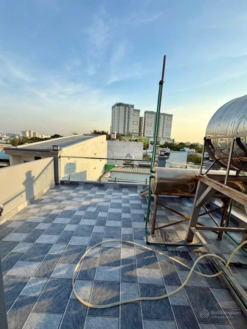 5,95 Tỷ Nhà đẹp ở ngay P3 Q8 4,7 x 9 ( trệt 2 lầu đúc st ) Shr hoàn công đủ