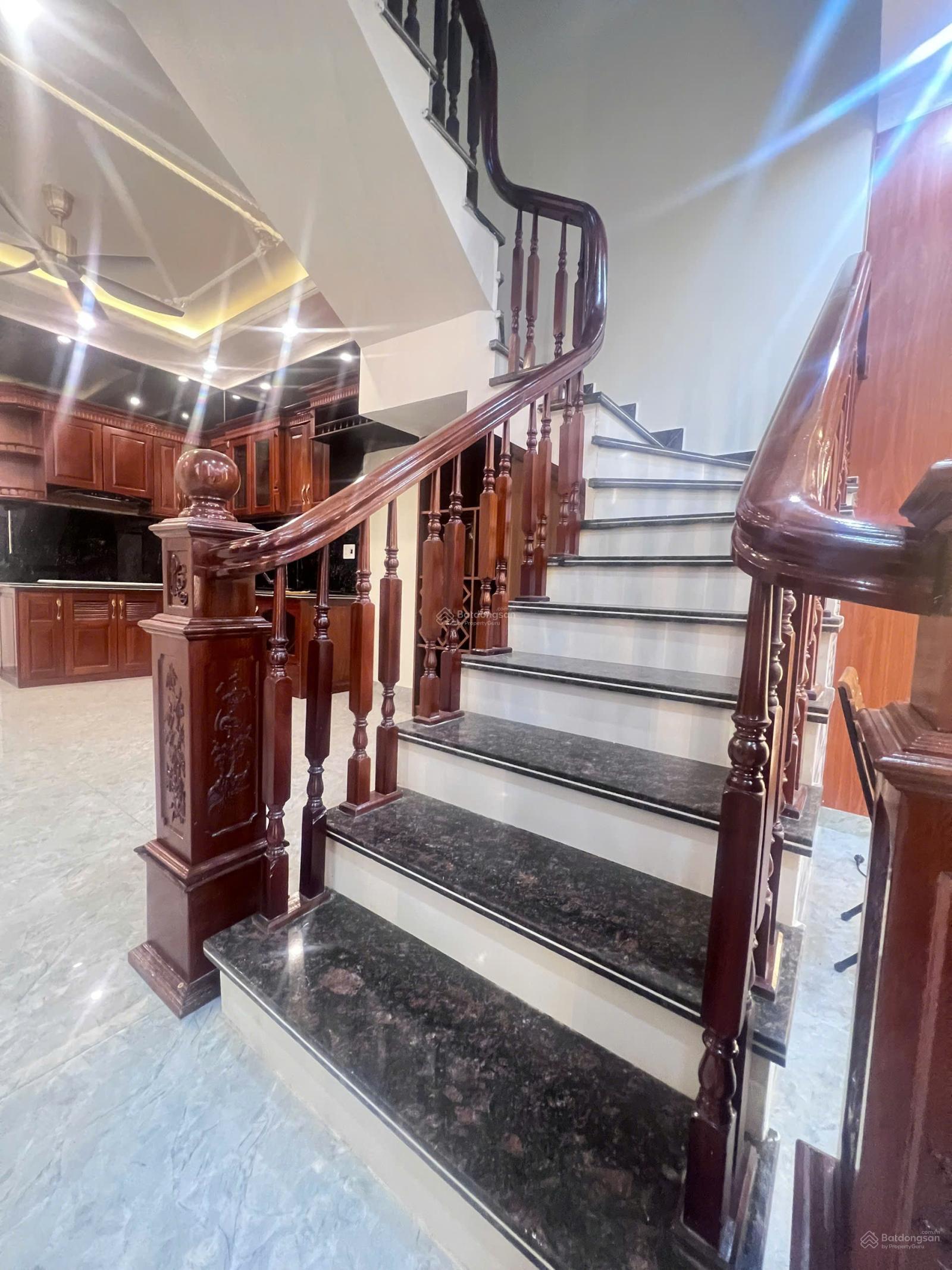 Gia đình chuyển Hà Nội cần bán nhà mặt ngõ 261 đường Trần Nguyên Hãn - Lê Chân - HP