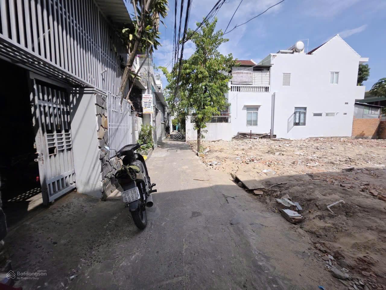 { Đất dân đường Bắc Sơn _ đi ra biển Hòn Chồng 500m } * Hẻm xe tải nhỏ *  Giá: 5,2 tỷ