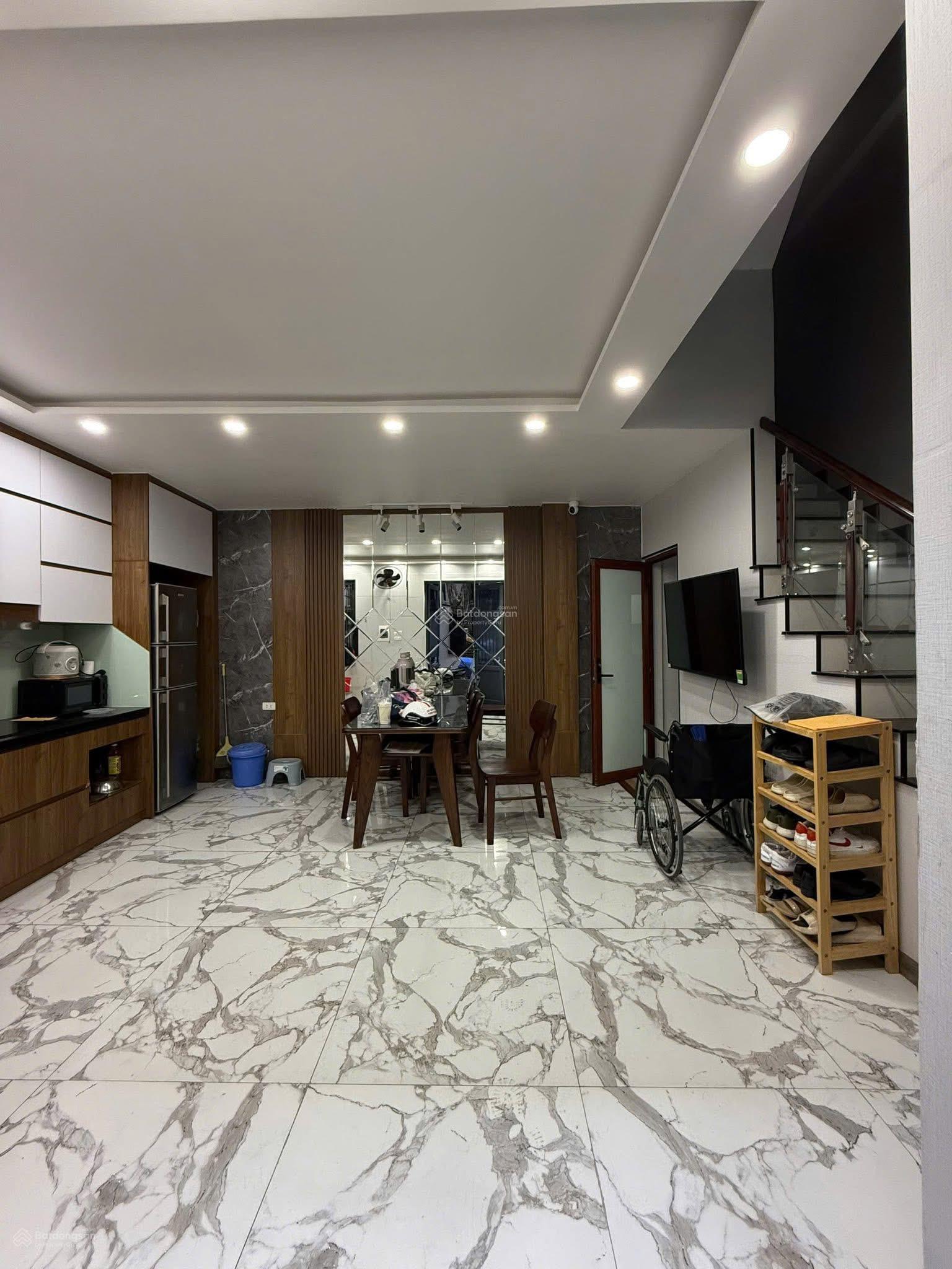 SIÊU PHẨM HAI BÀ TRƯNG - NHÀ MỚI 6 TẦNG - GẦN PHỐ - SỔ ĐẸP - HÀNG HIẾM DƯỚI 9 TỶ !