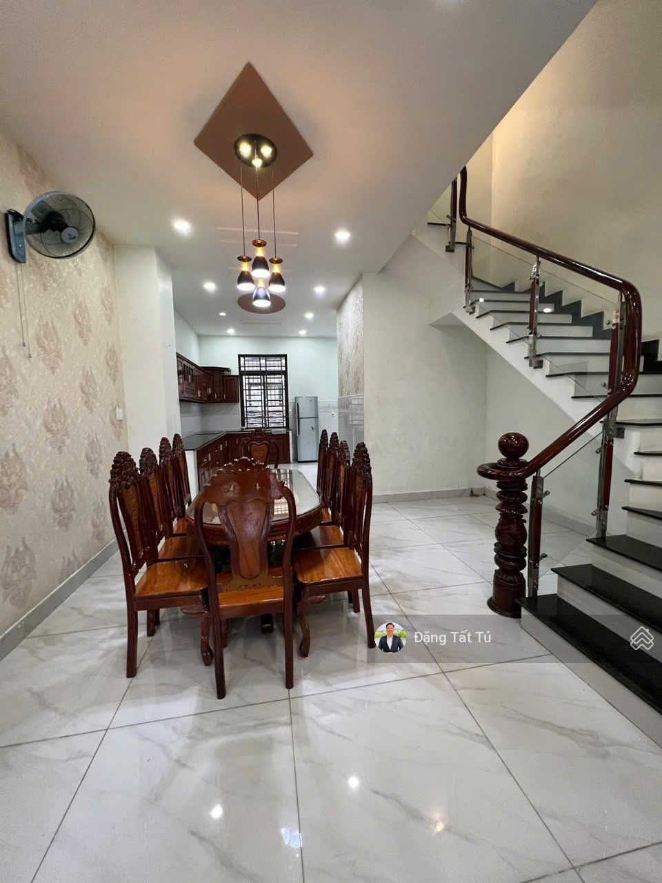 Cho thuê nhà phố Lakeview city giá chỉ 26tr/th đầy đủ nội thất, vị trí gần công viên. Lh:0917 330 *** Cho thuê nhà phố Lakeview city giá chỉ 26tr/th đầy đủ nội thất, vị trí gần công viên. Lh:0917 330 ***