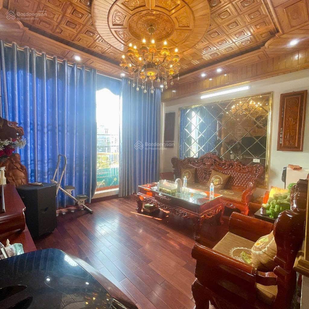 Bán nhà đẹp đường 8m vỉa hè - Ninh Hiệp, Gia Lâm 50m2 x 5T - kinh doanh - view hồ chỉ 12 tỷ.