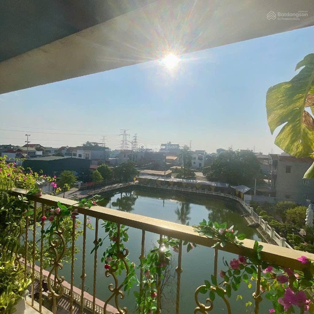 Bán nhà đẹp đường 8m vỉa hè - Ninh Hiệp, Gia Lâm 50m2 x 5T - kinh doanh - view hồ chỉ 12 tỷ.