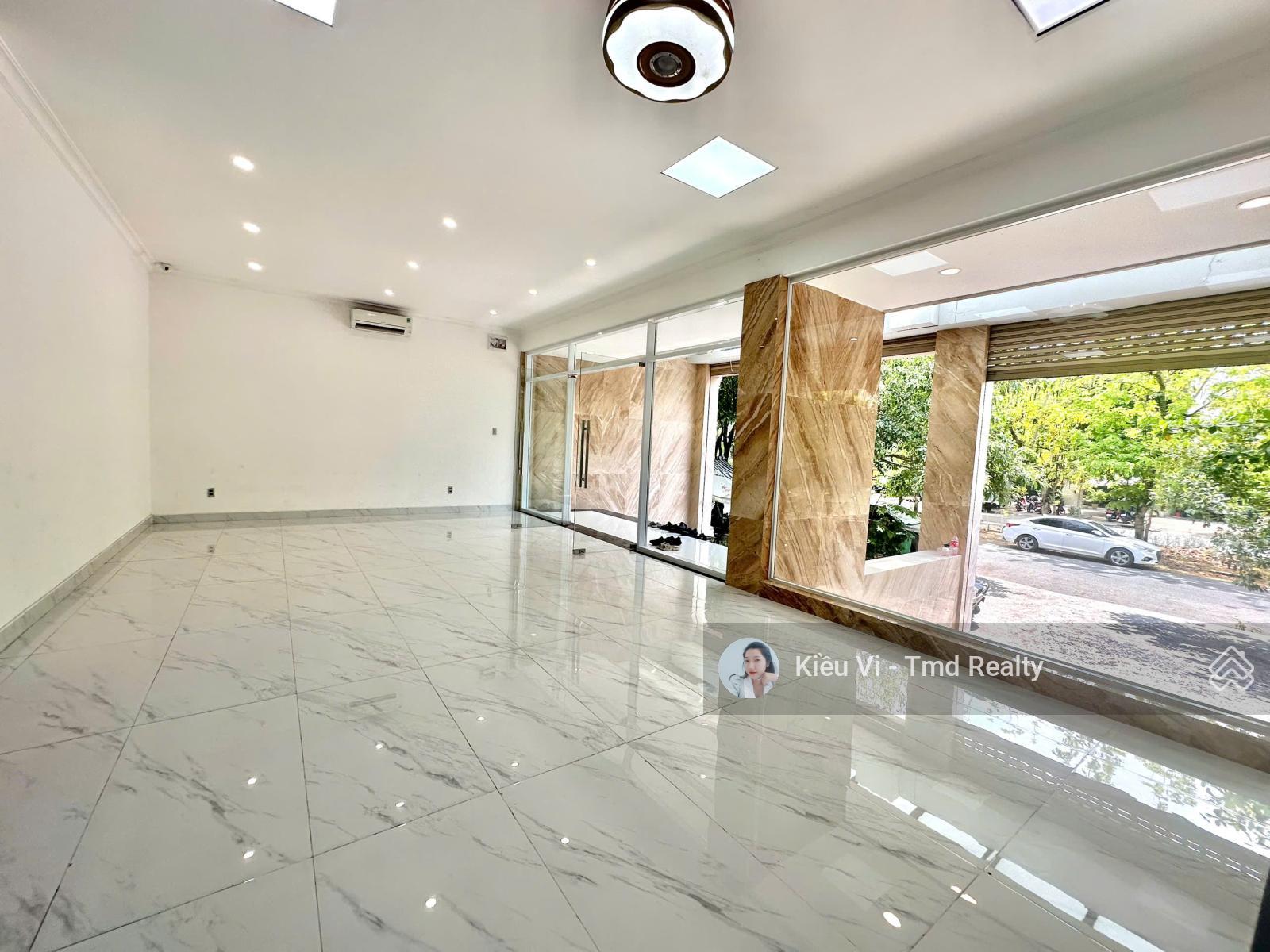 Cho thuê toà nhà Mặt tiền đường Trương Văn Bang 6 tầng DTSD ~1500m2 P. Thạnh Mỹ Lợi Quận 2