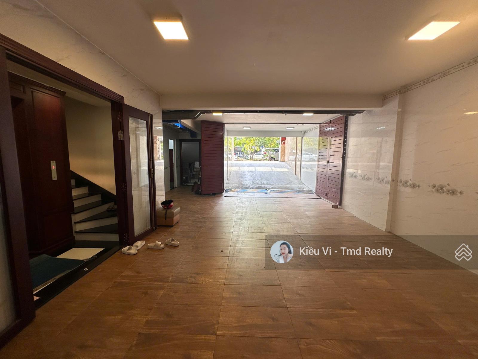 Cho thuê toà nhà Mặt tiền đường Trương Văn Bang 6 tầng DTSD ~1500m2 P. Thạnh Mỹ Lợi Quận 2