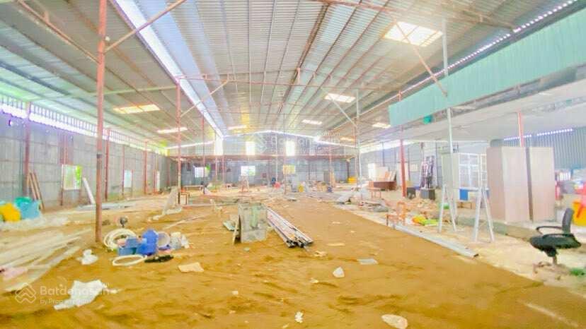 Cho thuê kho 850 m2 có điện 3 pha đường Phạm Hùng 26 triệu