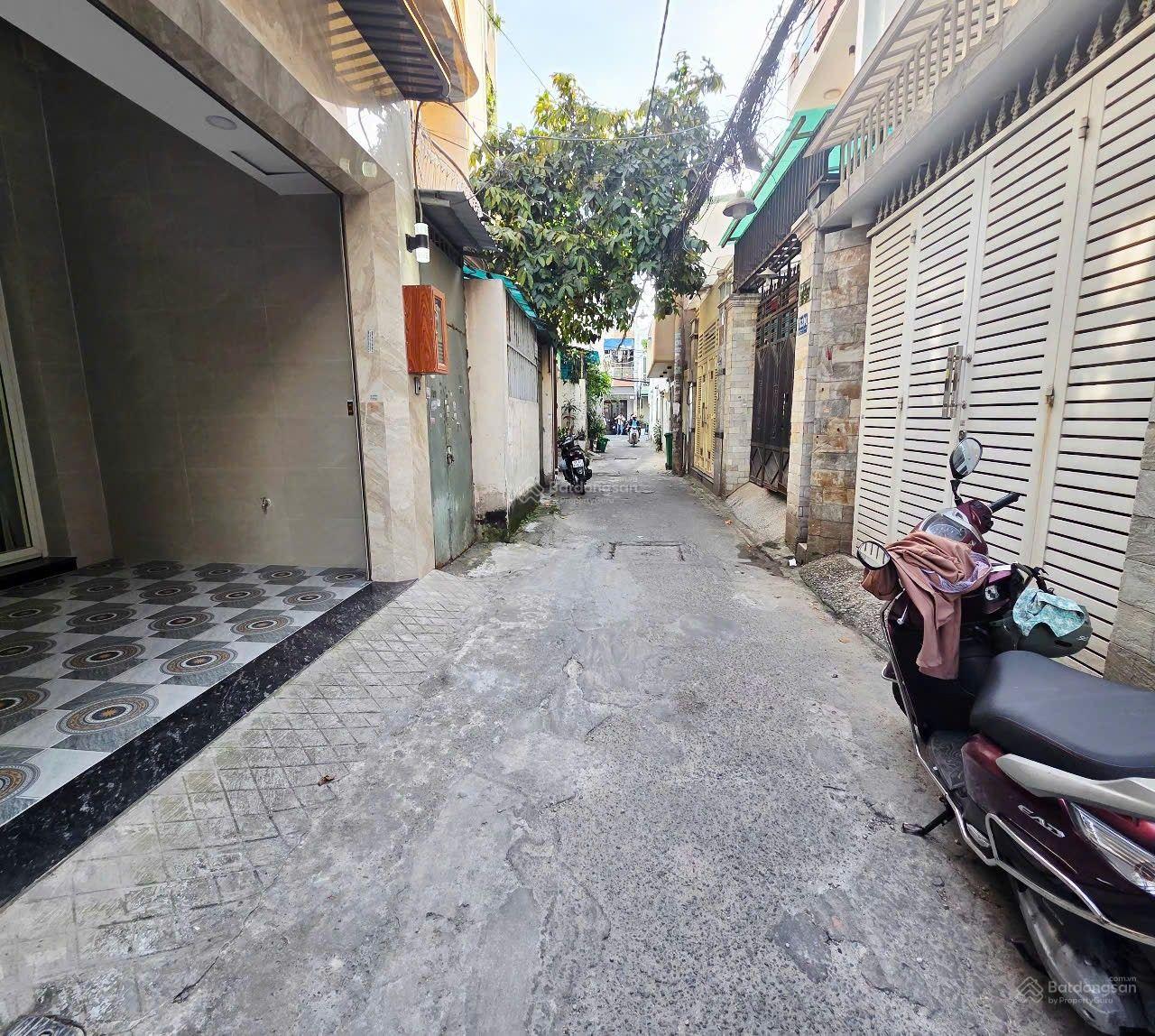 Nhà phố đường thông xe hơi Đường Huỳnh Văn Nghệ phường 15 Tân Bình diện tích: 4 x17 trệt 3 lầu