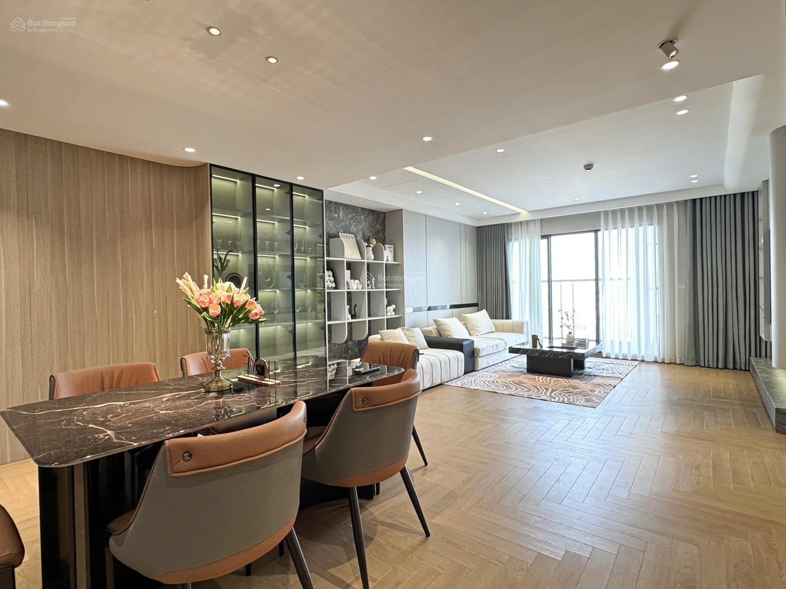 PENTHOUSE CỰC VIP,Trực tiếp chủ nhà gửi bán căn 280m 5pn giá 24 tỷ.lh 0936 203 ***