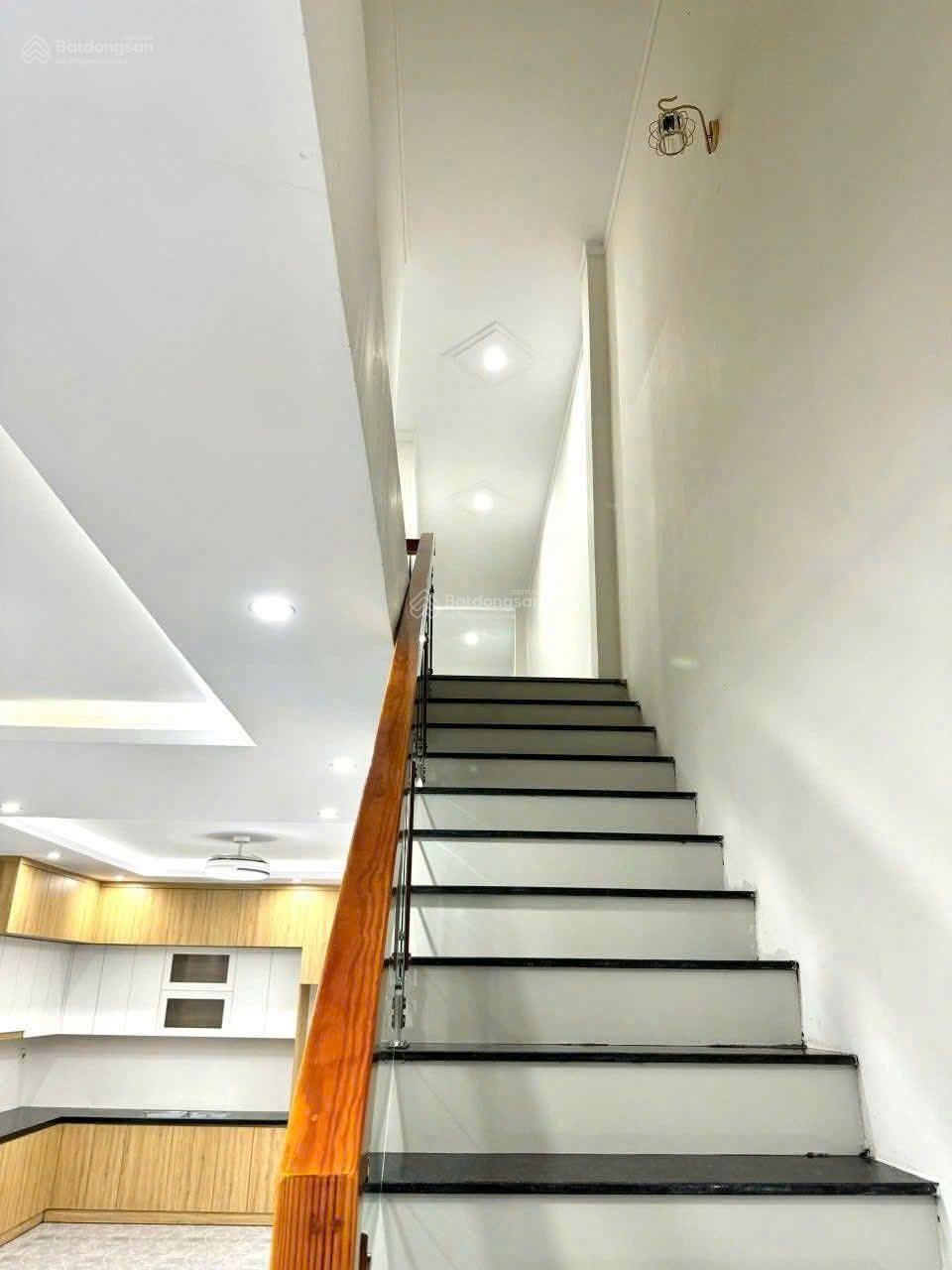 Bán nhà mới 150m2 gần trường học sổ hồng sẵn khu đô thị Mỹ Phước 3 Bến Cát Bình Dương. 0937 948 ***