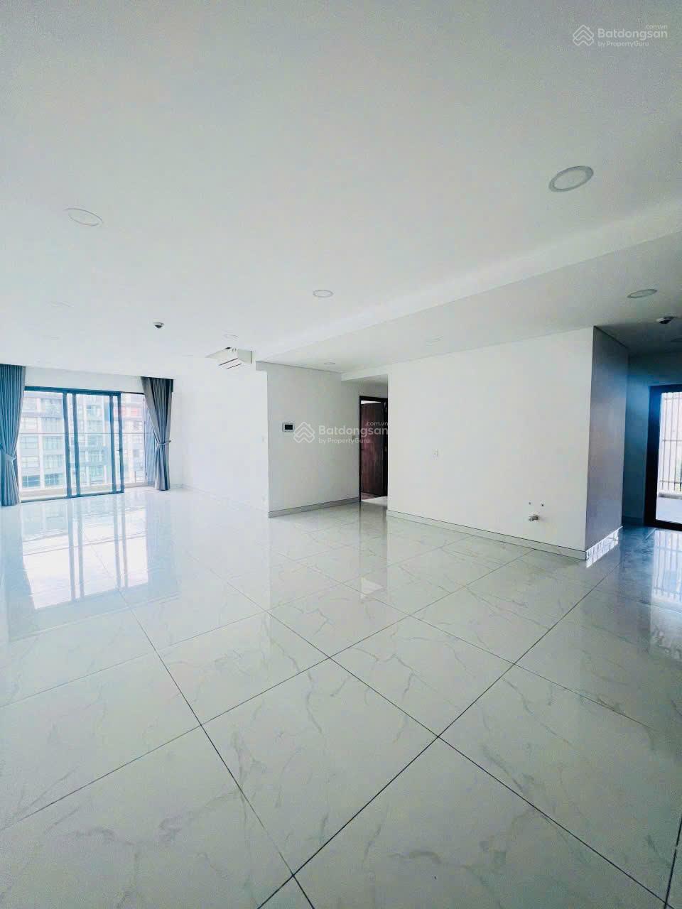 Bán nhanh căn 98m2 Diamond Brilliant, giá 7tỷ5 liên hệ em: 0909 867 ***