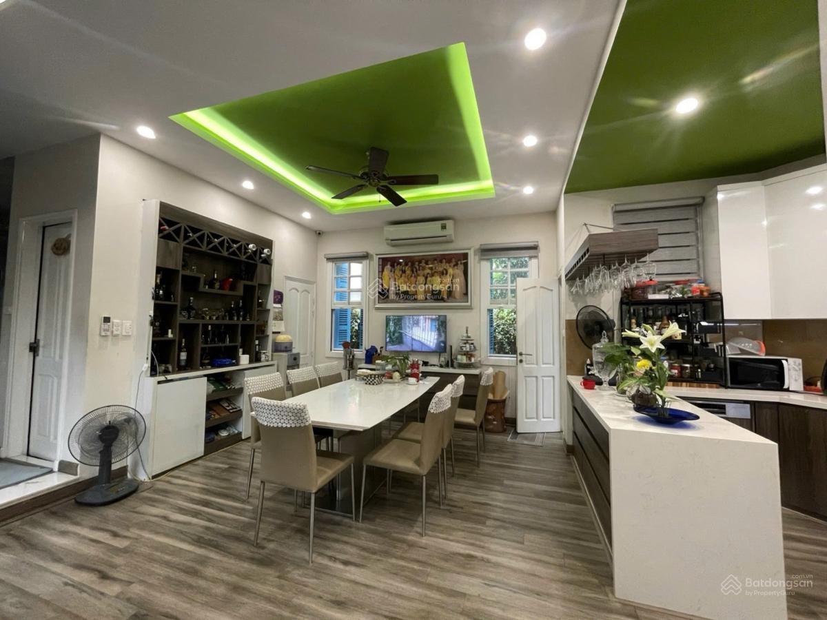 Bán biệt thự Ngọc Thuỵ - Long Biên DT 480m2 3 tầng - MT 11m giá 63 tỷ ở sướng dành cho thượng lưu