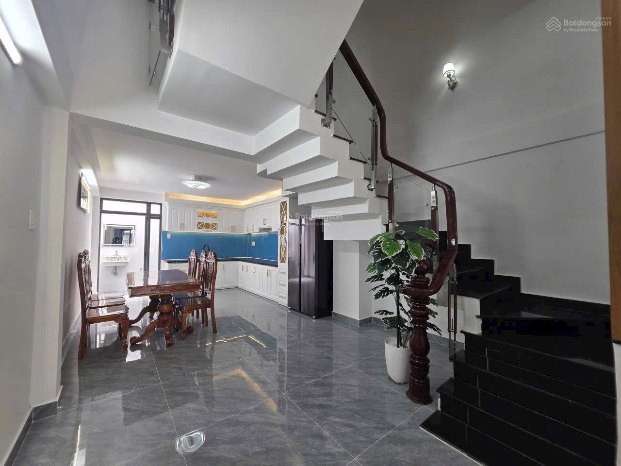 TẶNG NỘI THẤT- NHÀ HOA LAN PHƯỜNG 2, PHÚ NHUẬN GIÁ 4 TỶ 950 / 52M2, NHÀ MẶT TIỀN KINH DOANH, SHR