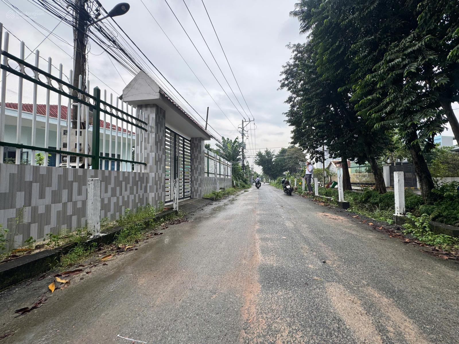 Chủ định cư nước ngoài gửi bán miếng đất 750m2 (16,5x50m) có thổ cư - sổ hồng, gần sông gần QL13