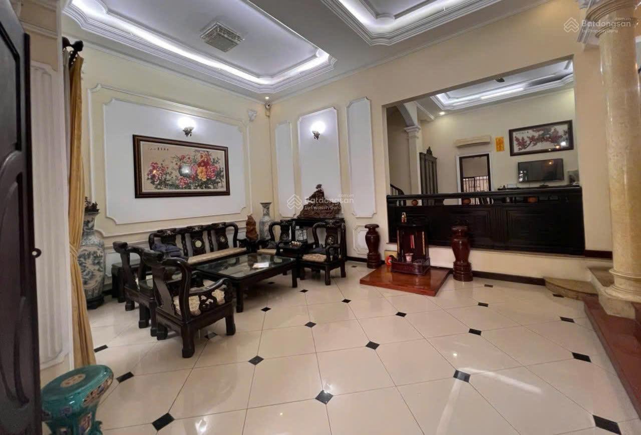 Cho Thuê Biệt Thự 2 MT Đường Nguyễn Gia Trí( D2), Phường 25. DT: 9x21m. Trệt 3 Lầu. VỊ Trí Căn Góc