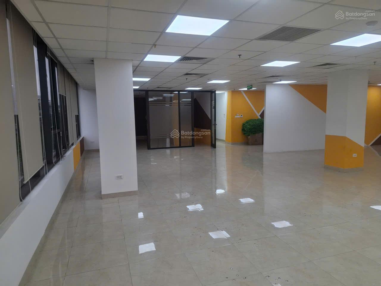 Cho thuê sàn văn phòng 200m2, 300m2 phố Khương Đình, quận Thanh Xuân. PCCC đầy đủ