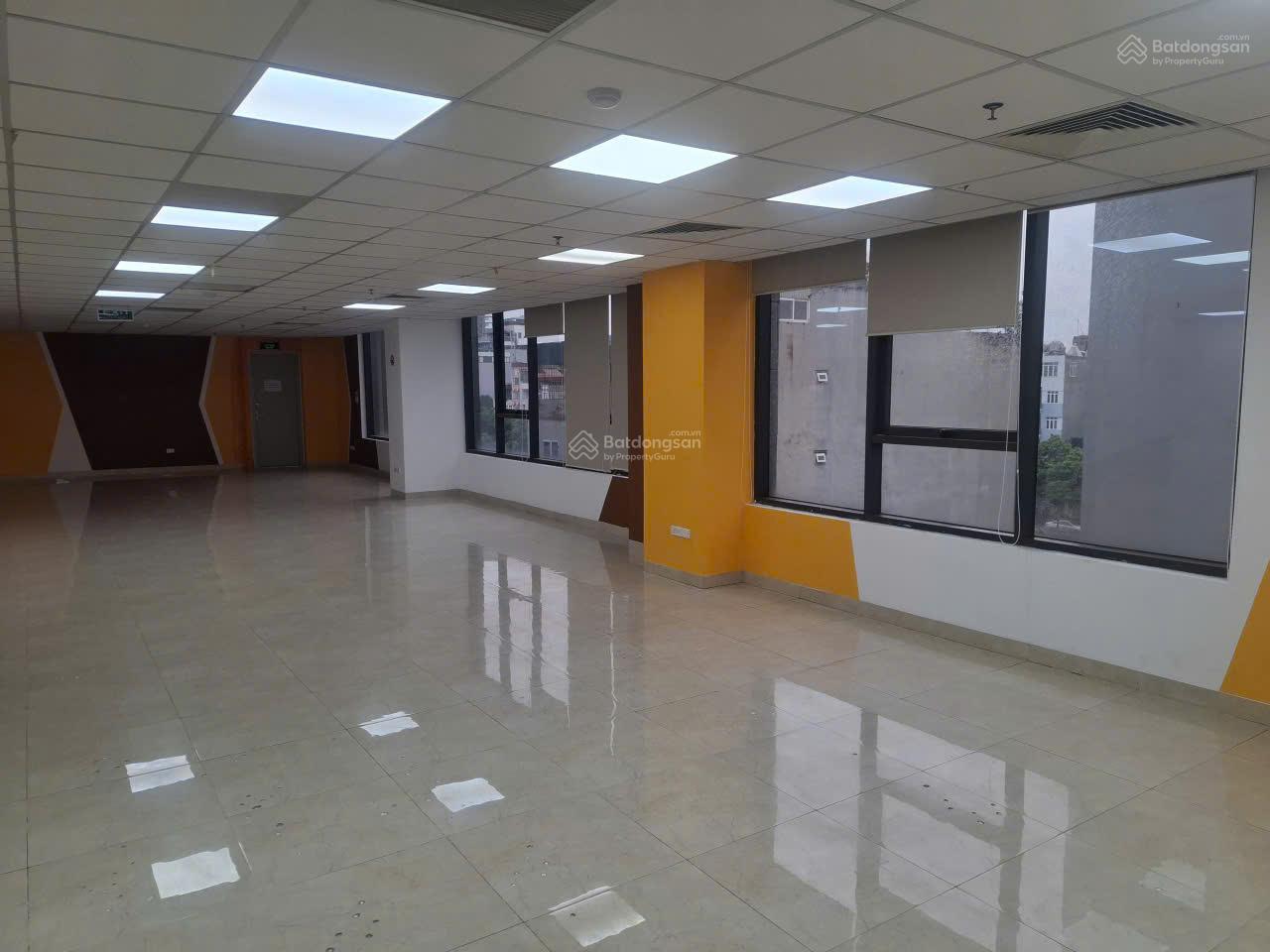 Cho thuê sàn văn phòng 200m2, 300m2 phố Khương Đình, quận Thanh Xuân. PCCC đầy đủ