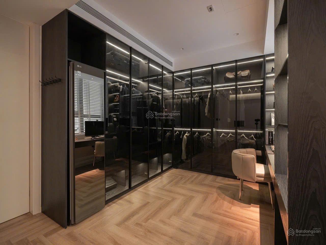 Tôi muốn bán nhanh căn hộ 3N tại Imperia Garden giá thiện trí 11,5 tỷ với 99m2 LH: 0971 864 ***