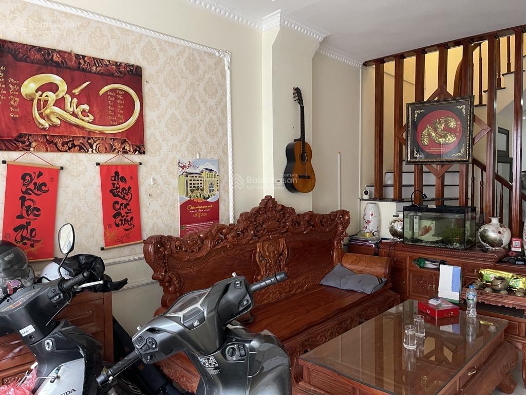 6,7 Tỷ - Rẻ nhất Long Biên - Nhà Cự Khối - 41m2 - ô tô đỗ cửa - ngõ thông - trung tâm