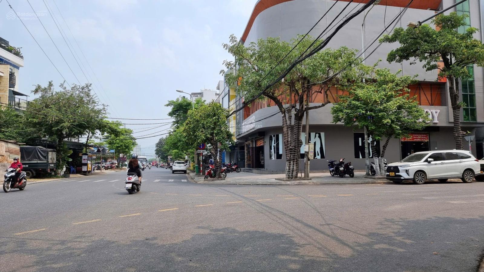 Bán nhà đẹp 3 tầng đường 2 mặt tiền đường Chính Hữu - khu biển Phạm Văn Đồng giá tốt