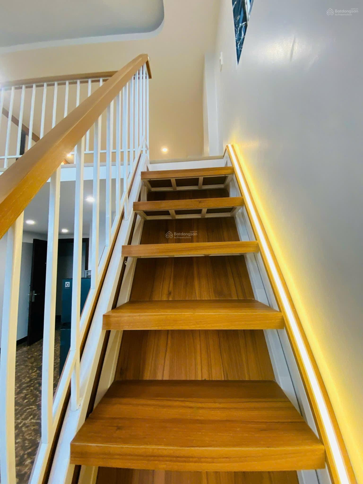 Bán tòa căn hộ 18 phòng đường Lê Đình Lý, trung tâm Hải Châu doanh thu 1,5 tỷ/năm full phòng