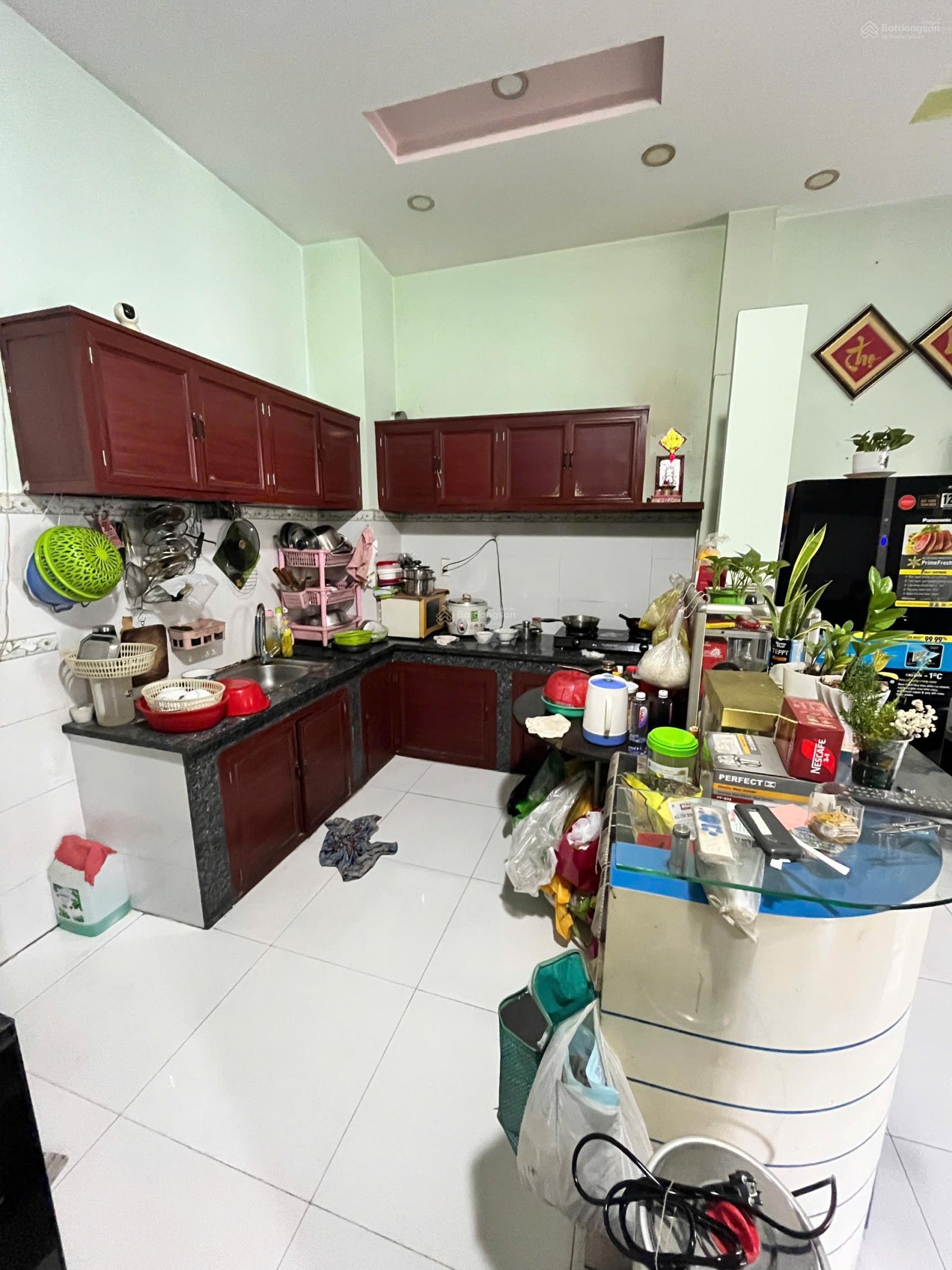 Bán nhà 3 tầng: 3PN, hẻm ô tô đường Số 8 P. Linh Xuân