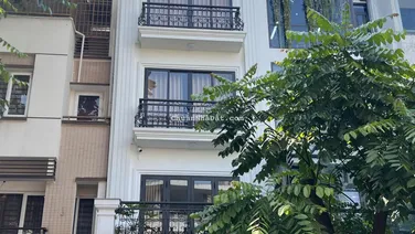 1 căn duy nhất 90m2 nhà 5 tầng full nội thất. Có thang máy. Đường 18m đang cho thuê 40 triệu