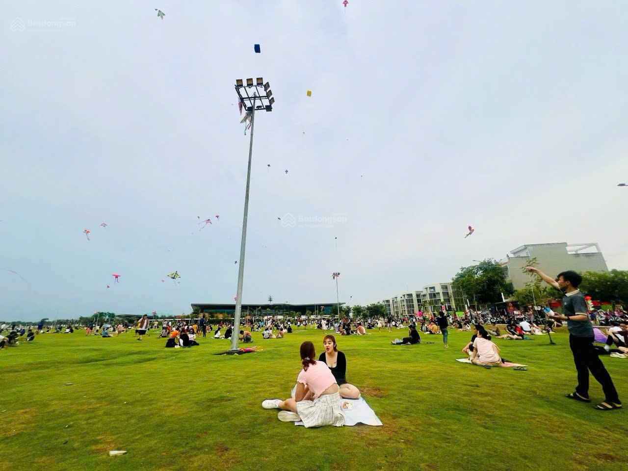 [ CẦN BÁN ] Đất nền trực diện bãi thả diều - Global City, Q.2 ( cũ) 5x20 21 tỷ 0937 576 ***