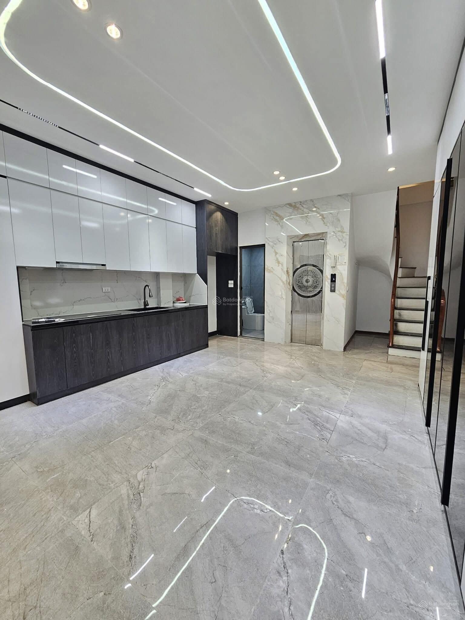 Bán nhà mới thang máy, ôtô gần phố Nguyễn Văn Huyên, 2 thoáng, ngõ thông kinh doanh, 48m2 x 6 tầng