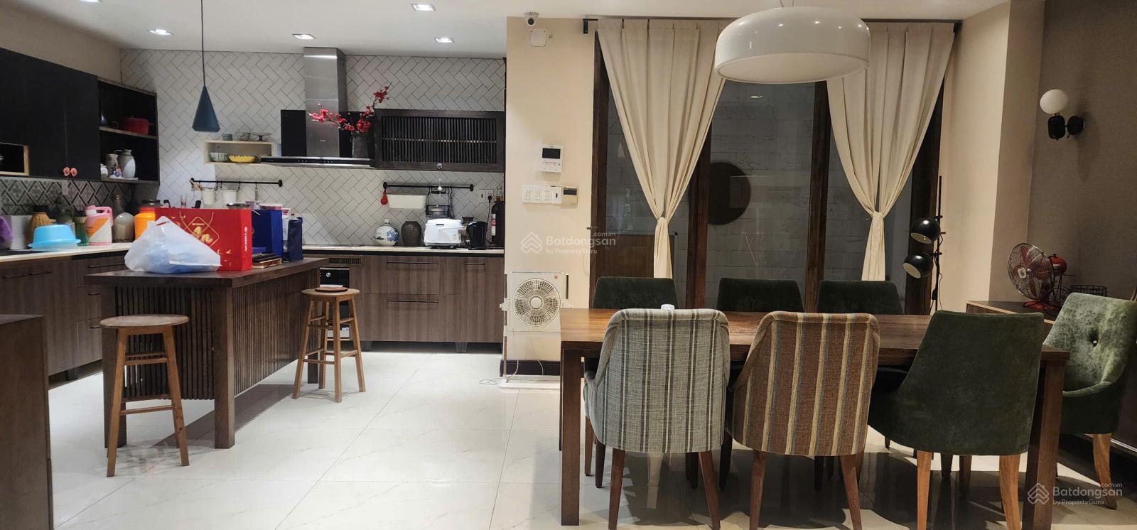 cho thê nhà 4 tầng ba đình ngang 7m xây full đất , nhà mới xây hiện đại nội thất xịn xò