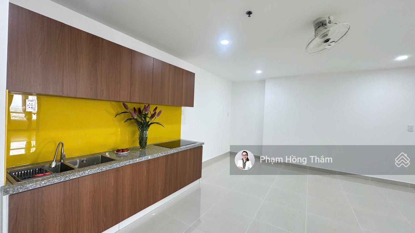 Cho thuê căn hộ Giai Việt Duplex thông tầng, DT 230m2, 4PN, 4 WC, nội thất cơ bản, giá 22tr/tháng