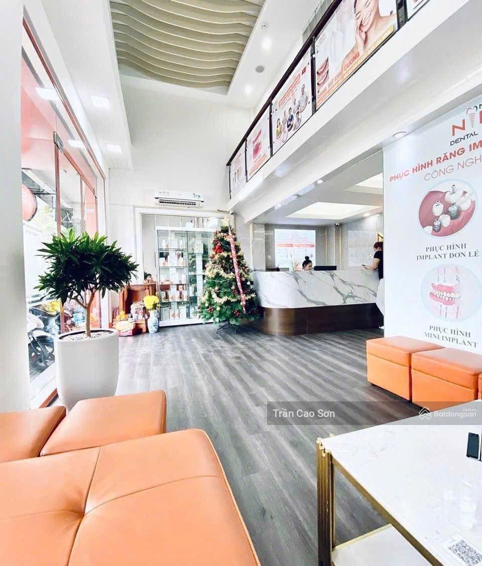 Cho thuê nhà 179 Đường 3/2, Quận 10. DT: 8x8m - 5 tầng thang máy. Giá 65tr/tháng LH 0908 569 *** Sơn