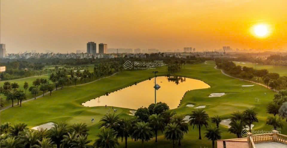 Bán biệt thự Long Biên Golf Villas, diện tích 218m-545m2, giá 350tr/m2, sổ đỏ lâu dài LH 088618818