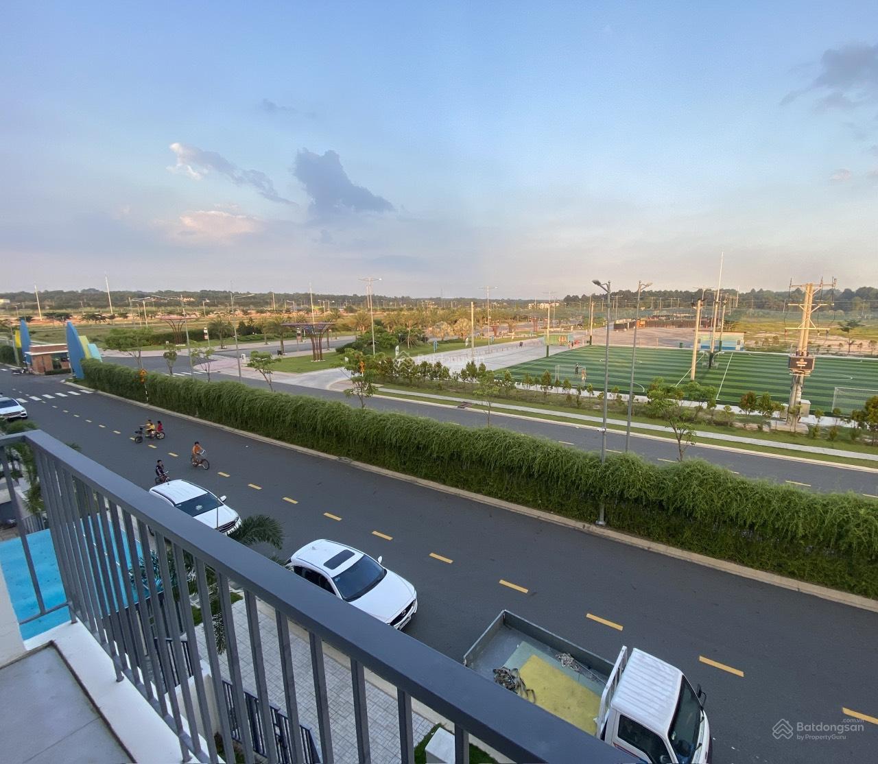 Bán nhà Suncasa Hoà Phú Vsip2 DT 5x16 1 trệt 2 lầu 4pn đầy đủ nội thất Giá 3.6 tỷ sổ hồng sẵn