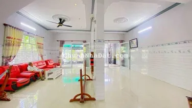 Cho thuê nhà ngang 8,5 m khu 586 có 5 phòng ngủ 12 triệu