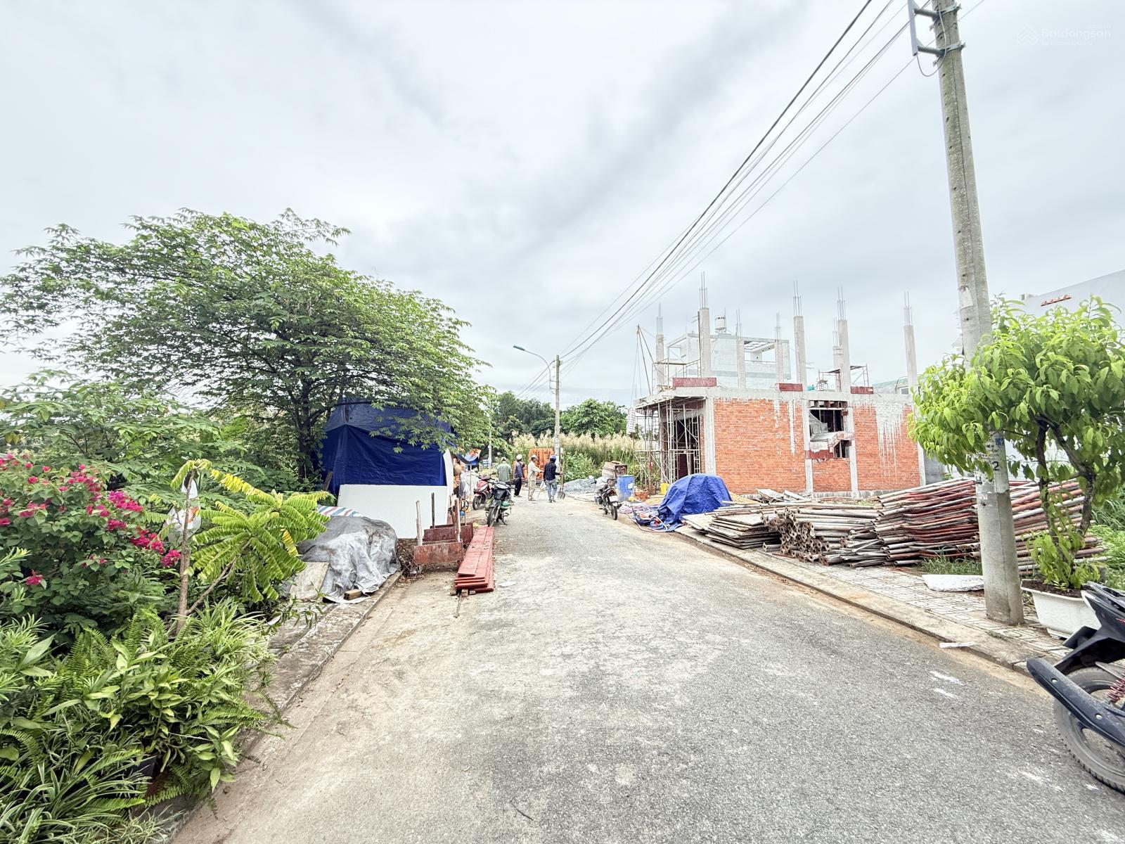 Bán lô B18, D01 Tín Hưng Long Phước đối diện Chợ ký túc xá Đại Học Luật kinh doanh sầm uất