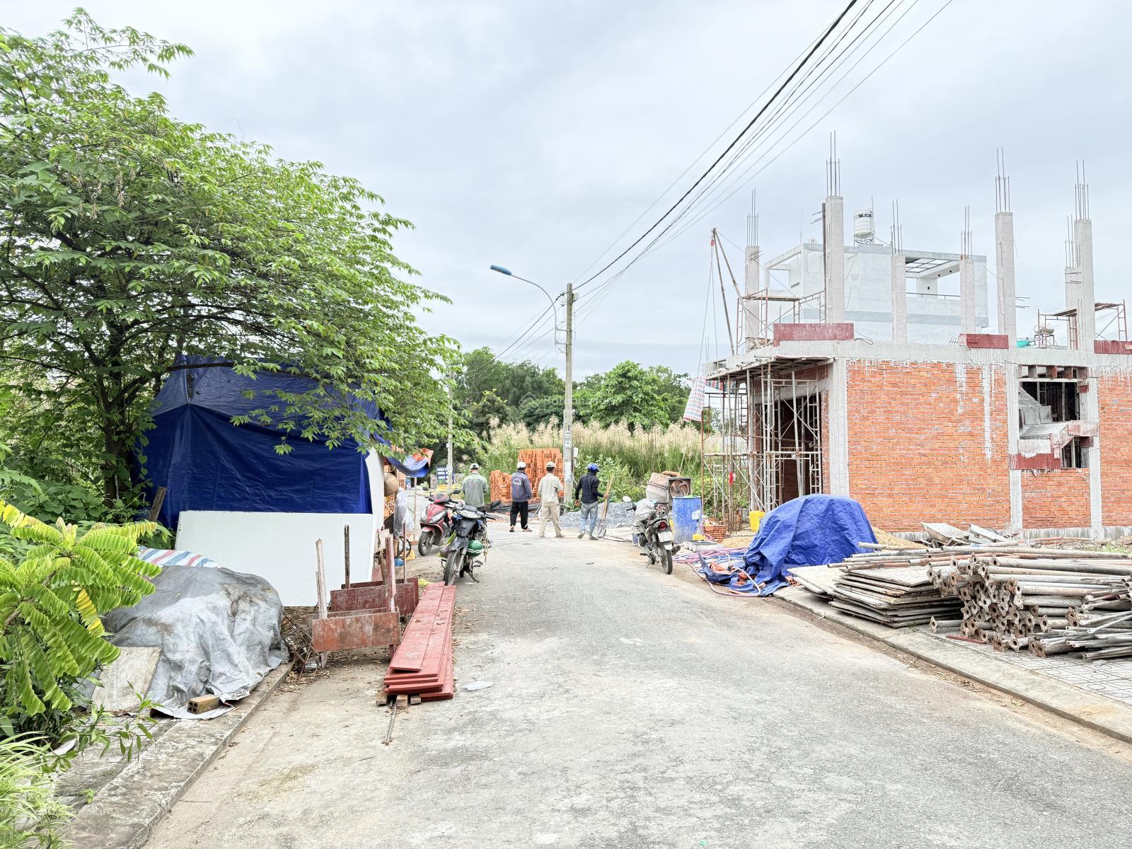 Bán lô B18, D01 Tín Hưng Long Phước đối diện Chợ ký túc xá Đại Học Luật kinh doanh sầm uất