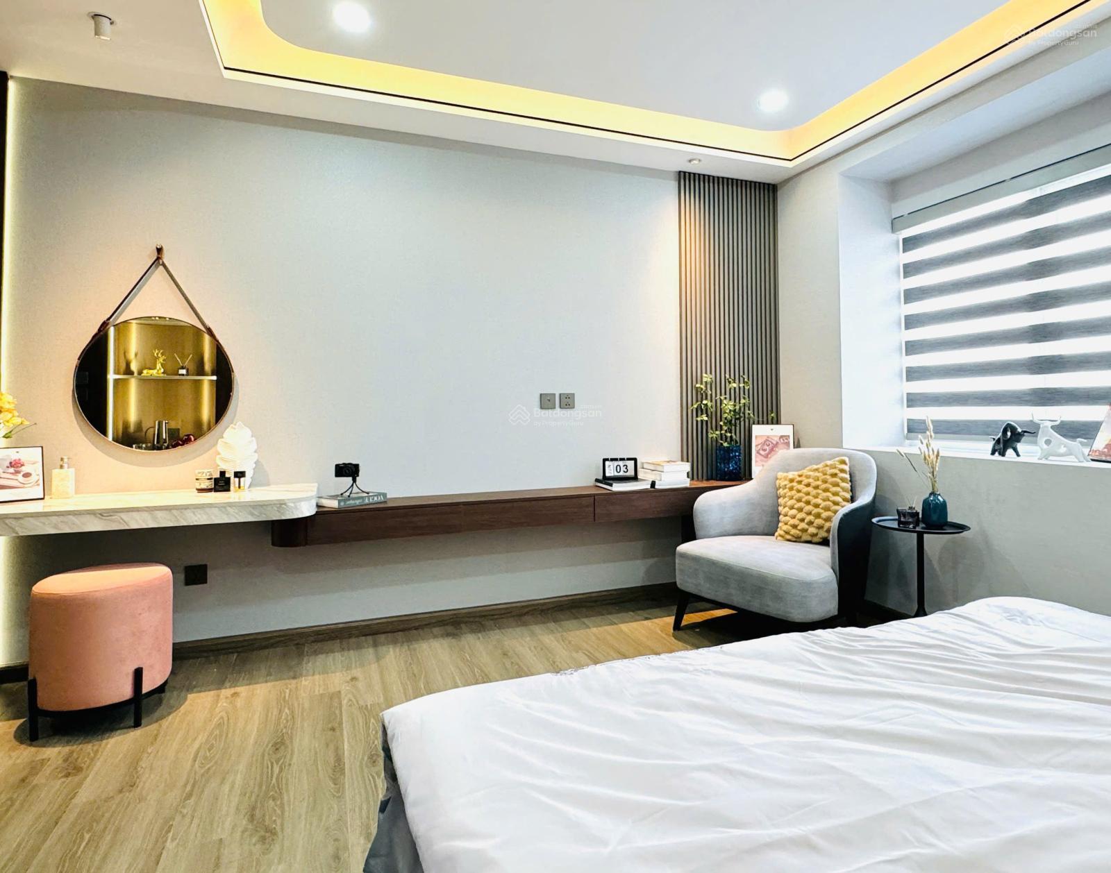 Bán căn hộ 80,5m² tại 183 Hoàng Văn Thái 2PN, full nội thất, sổ đỏ chính chủ, giá 6,8 tỷ