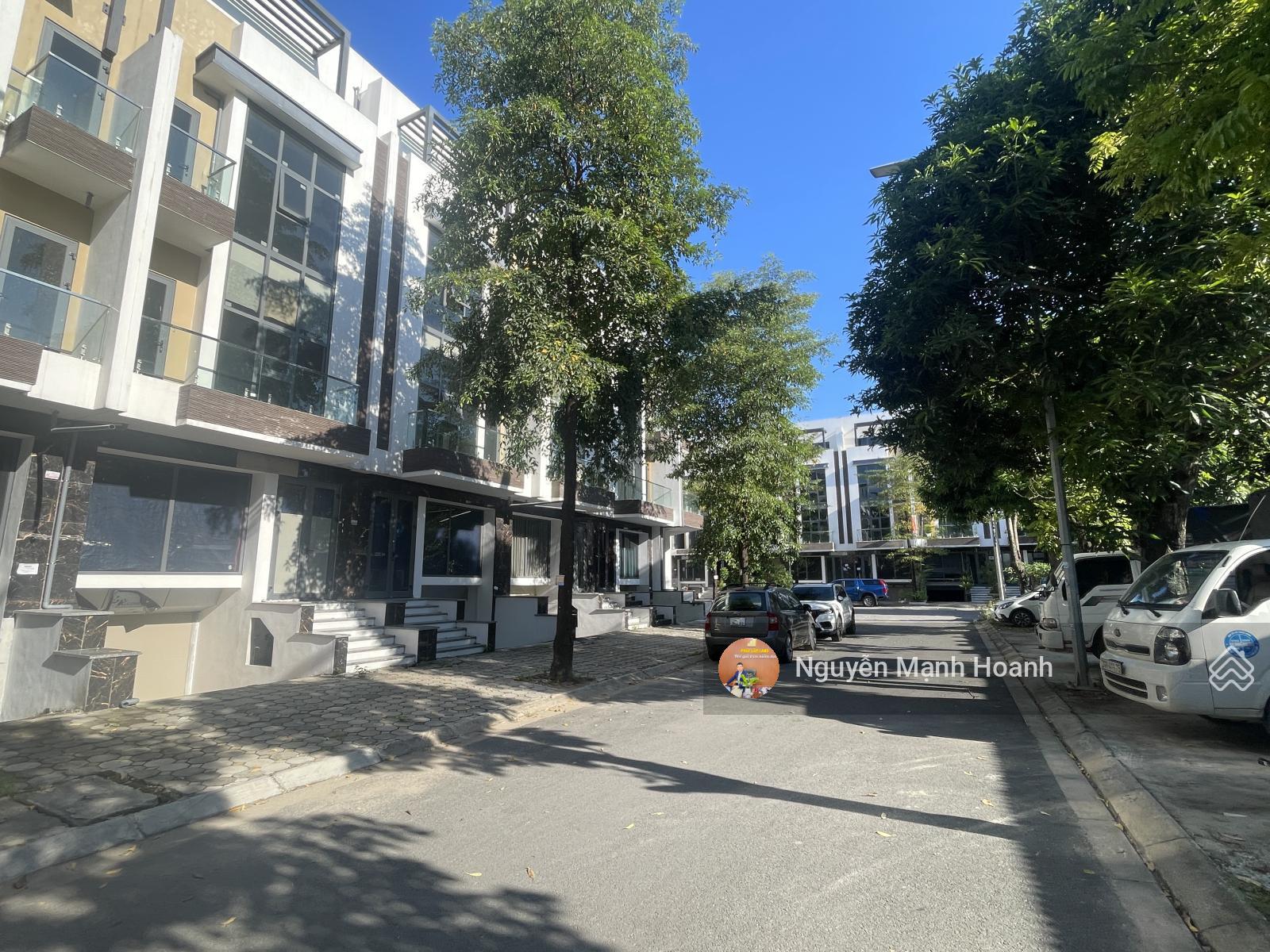 Bán nhà liền kề KĐT Thanh Hà 100m2, 5 tầng, chỉ 14.5 tỷ, mặt tiền 5m, kinh doanh sầm uất