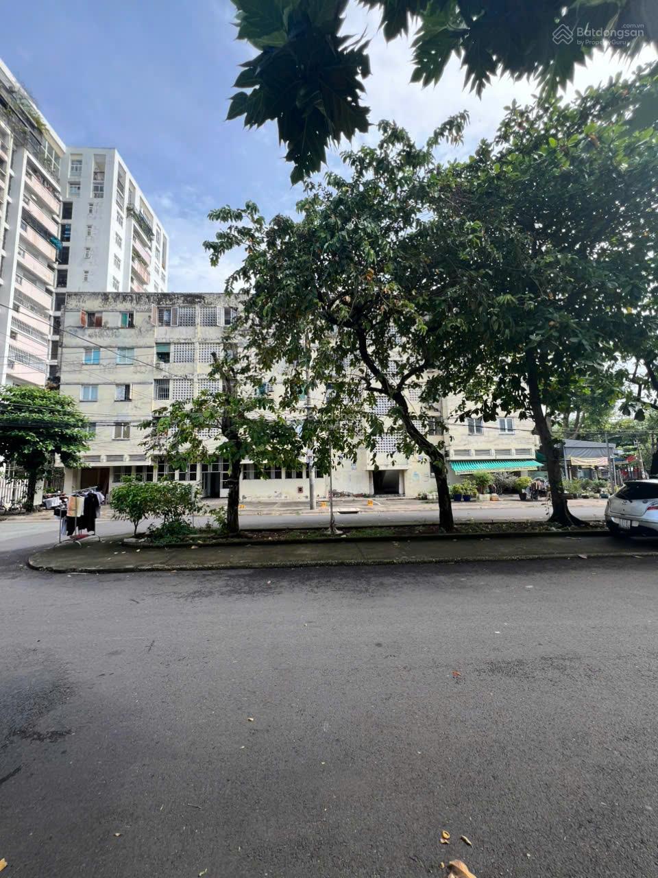 Bán nhà 1 trệt 2 lầu 4x17 đường 6D Phước Bình giá 10,5 tỷ vị trí ngay công viên và chung cư