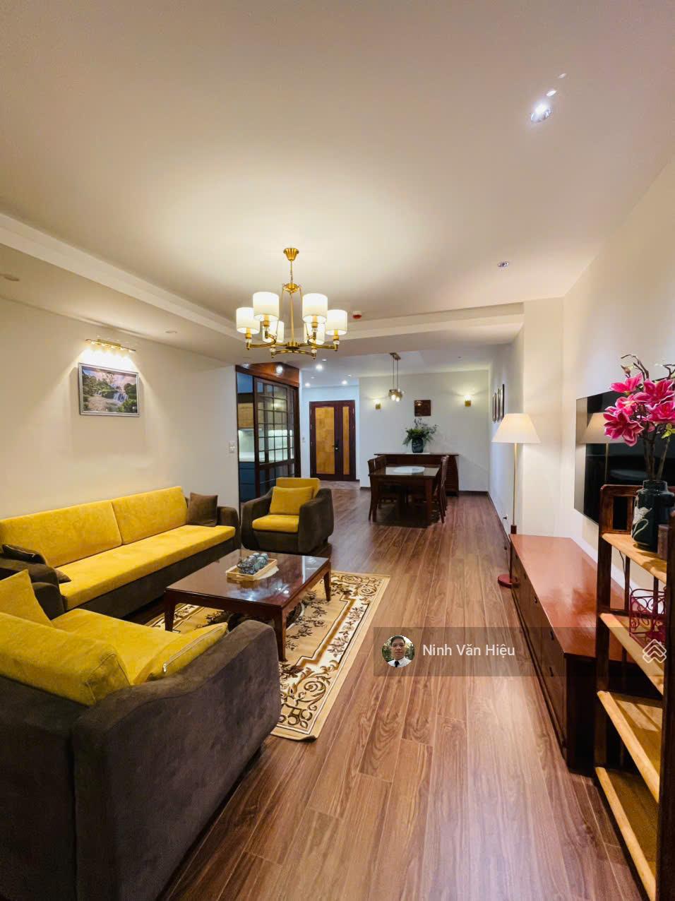 CHO THUÊ CĂN HỘ TẦNG TRUNG TÒA E CIPUTRA HÀ NỘI 123M2 ĐỦ ĐỒ ĐẸP