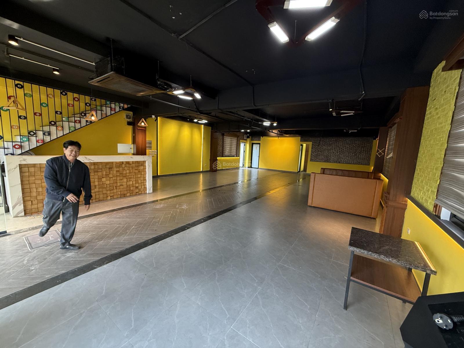 Cho thuê nhà MP Ngọc Thuỵ, Bồ Đề. 320 m2 3 tầng. Thông sàn. Giá 38 triệu