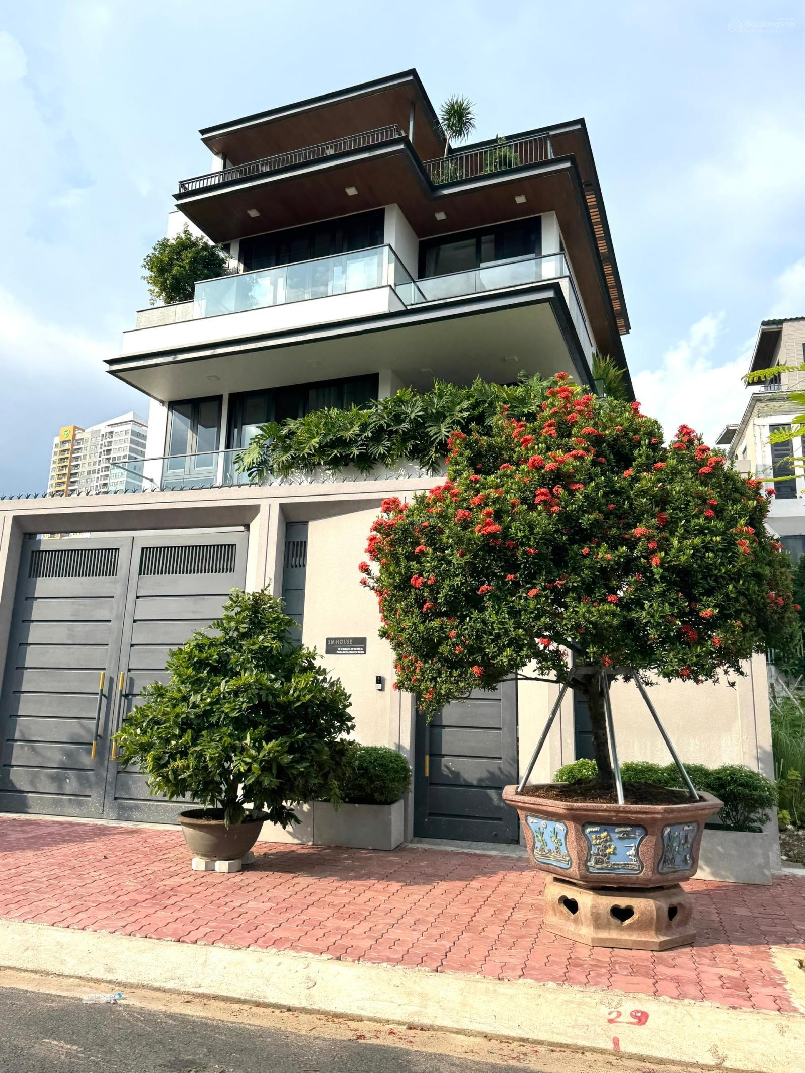 Biệt thự Thảo Điền 350m2 chỉ 70tỷ vào ở ngay Hồ bơi sân vườn Hầm 3 tầng đậu 2 xe hơi Quốc Hương Q2