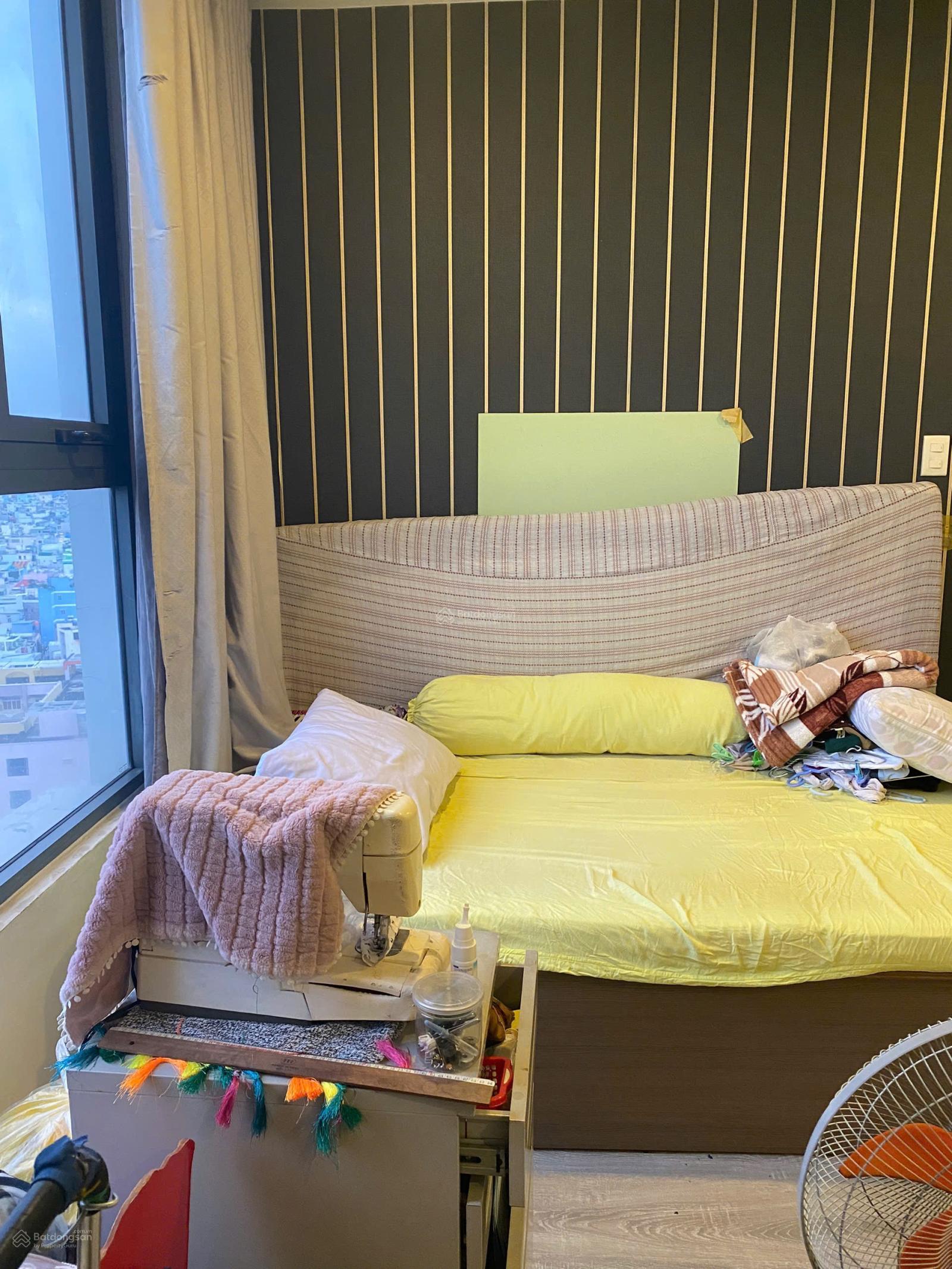 Hót bán 3PN chung cư 504 Nguyễn Tất Thành, P18, Quận 4 ( có sổ hồng )