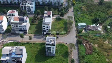Bán đất góc 2 mặt tiền rẻ hơn 1/3 giá Global City Quận 2