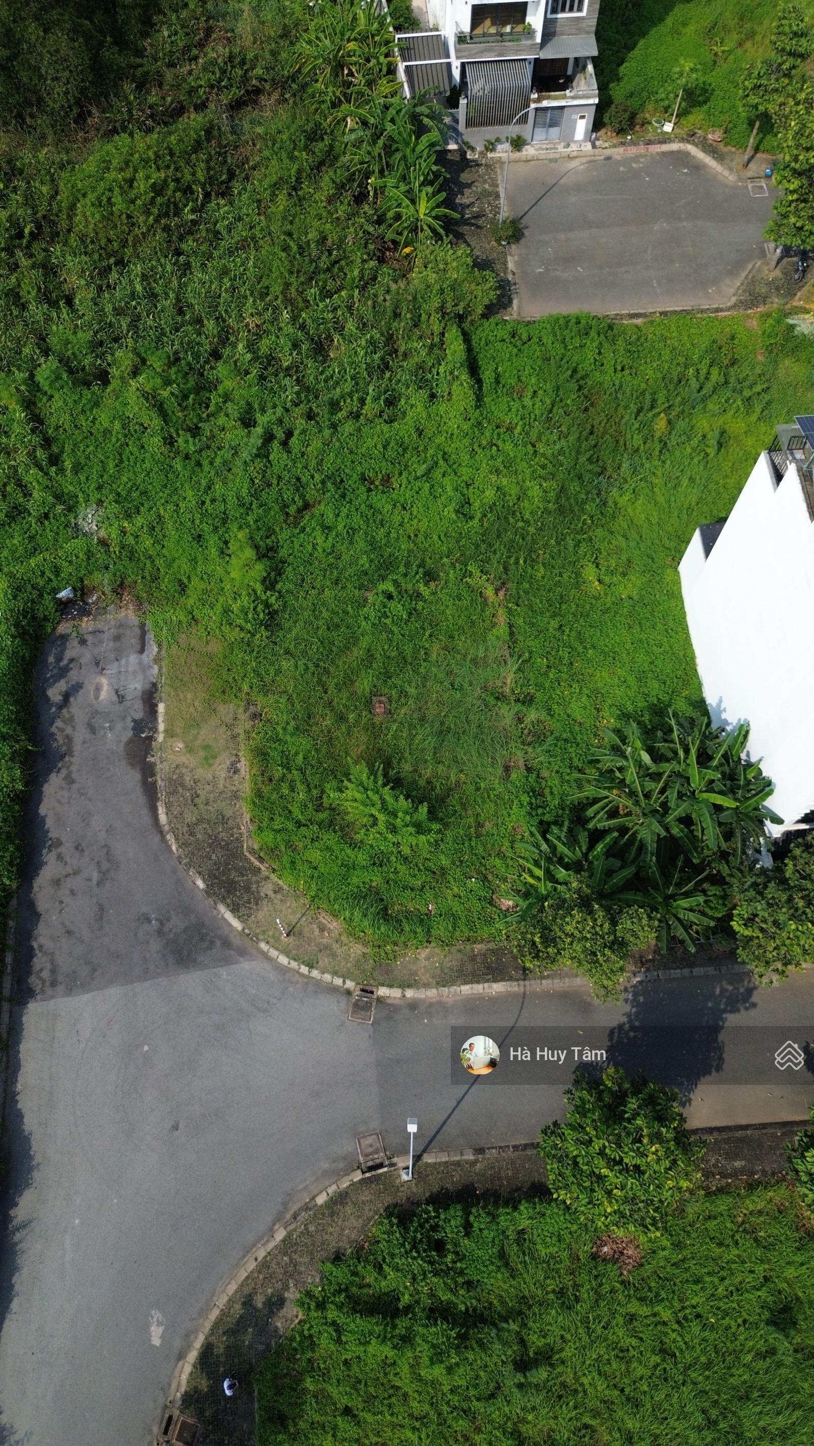 Bán đất góc 2 mặt tiền rẻ hơn 1/3 giá Global City Quận 2