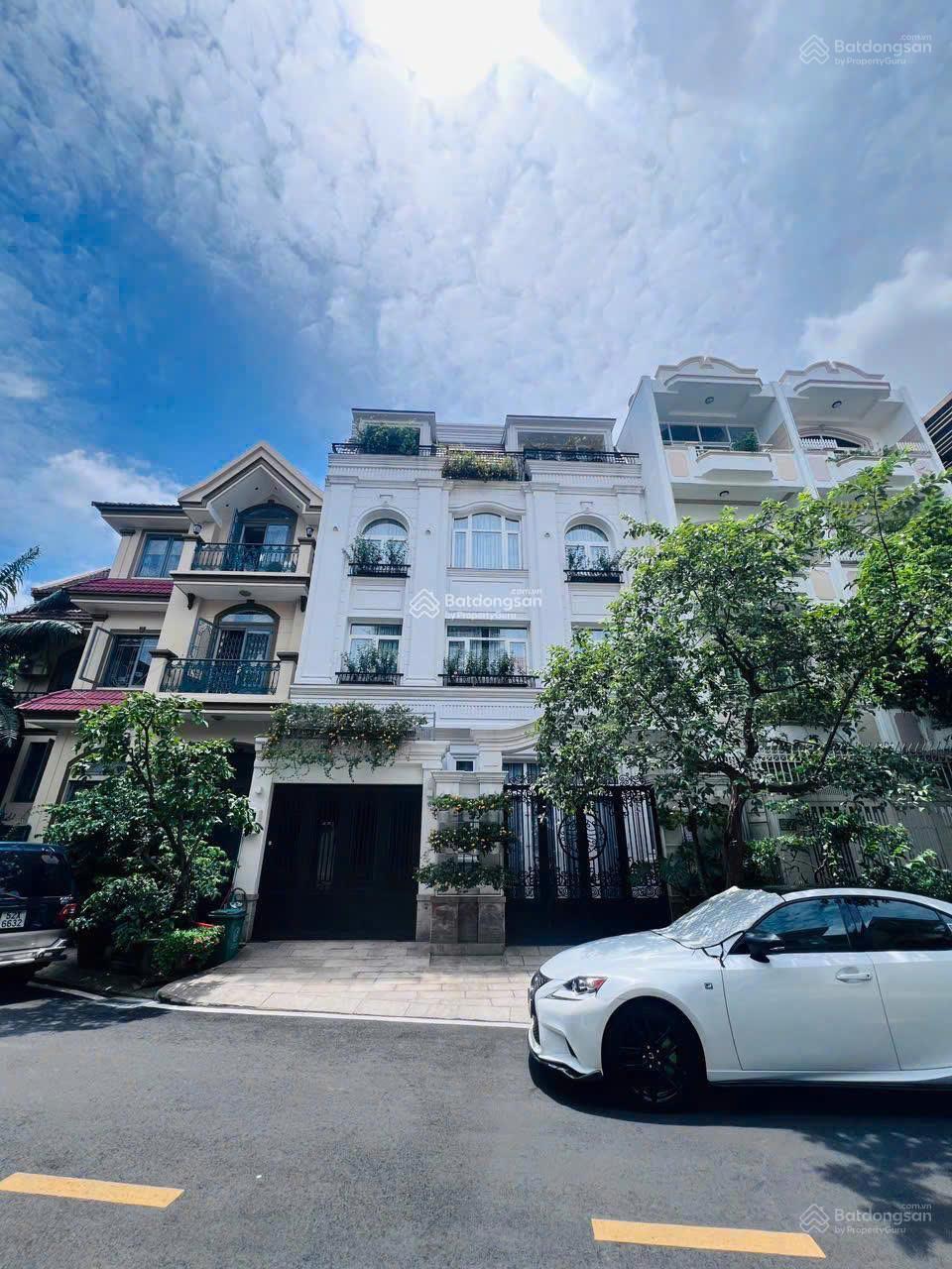 Biệt thự đẹp khu biệt lập, 357a/3 Nguyễn Trọng Tuyển, DT 9x15m - 4 tầng, thang máy - Giá 50 tỷ TL