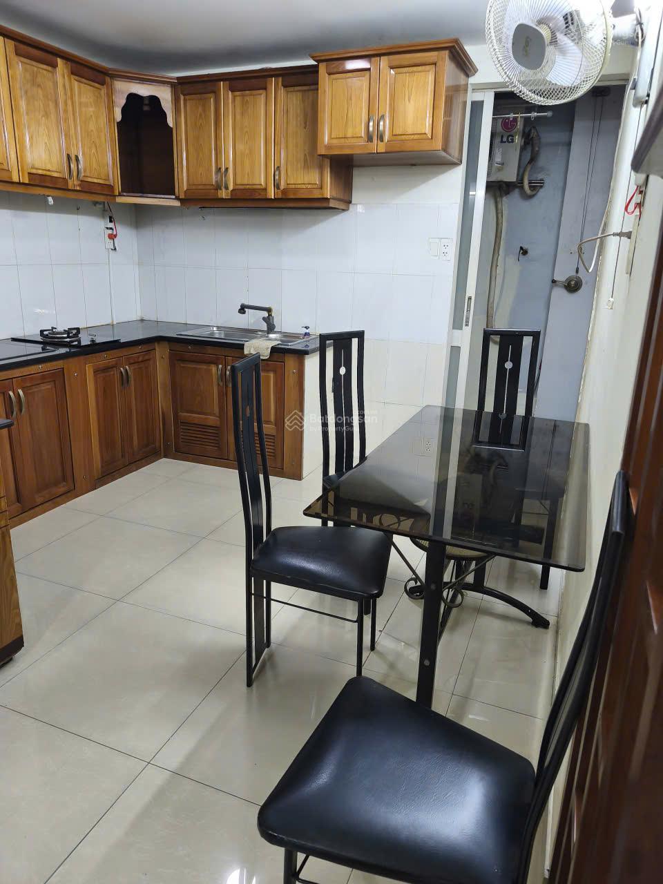 Cho thuê căn hộ Hồng Lĩnh, 80m2, nhà trống. Giá 9tr Ms Viêm 0938 971 ***